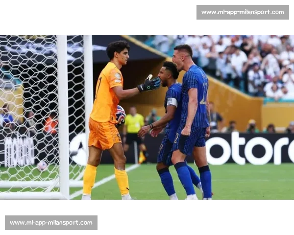 荒诞!世俱杯中断两小时,球员骑单车热身引球迷质疑:世界杯要变健身房? 荒诞!世俱杯中断两小时,球员骑单车热身引球迷质疑:世界杯要变健身房?