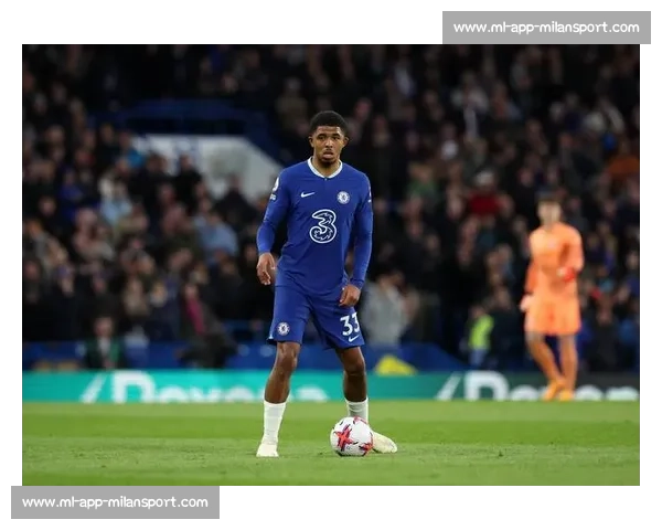 英超三巨头竞逐里昂天才边锋福法纳，转会费或破 5000 万欧