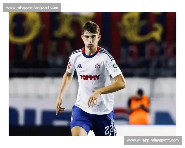 罗马诺:米兰抢签 18 岁瑞典高塔帕萨利奇,1 米 95 新星成防线未来核心